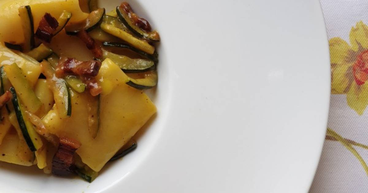 Ricetta Paccheri Pancetta, Zucchine e crema di Zafferano di RK Cookpad