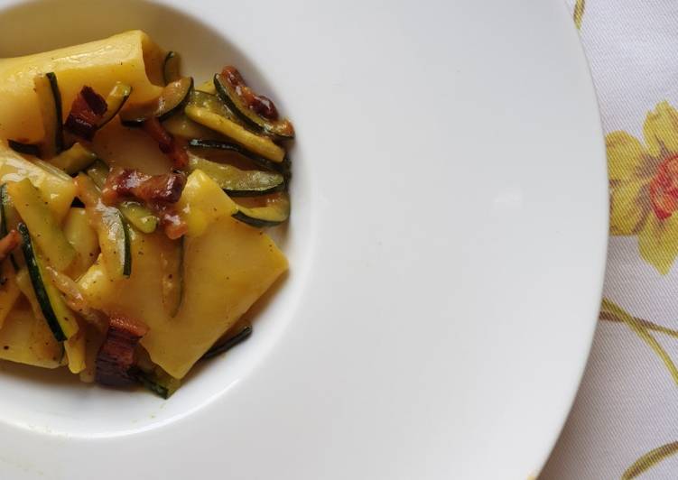 Ricetta Paccheri Pancetta Zucchine E Crema Di Zafferano Di Raffaella Locatelli Cookpad