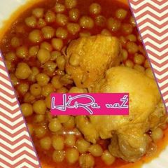A picture of Murgh cholay.