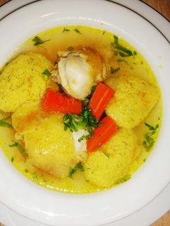O poză a rețetei Supa cu găluște și carne de țara (curte).