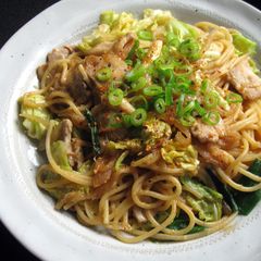 A picture of Pork & Cabbage Spaghetti with Sweet Miso Sauce.