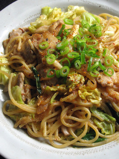 A picture of Pork & Cabbage Spaghetti with Sweet Miso Sauce.