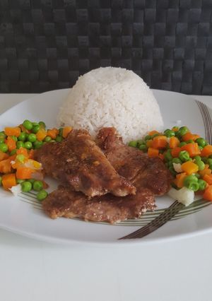 Mustáros tarja, párolt rizzsel, párolt zöldséggel recept fotója