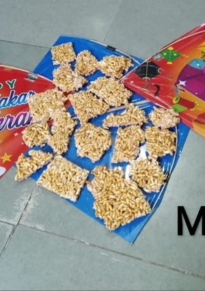 મમરા ની ચીક્કી (Mamara Chikki Recipe in Gujarati) રેસીપી મુખ્ય ફોટો
