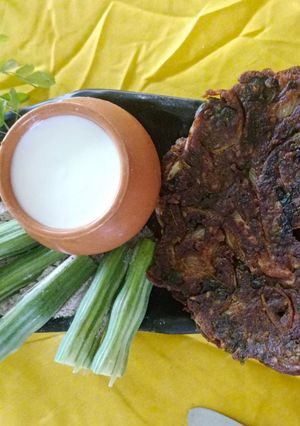 बहुगुणी थालीपीठ रेसिपी चे मुख्य फोटो 