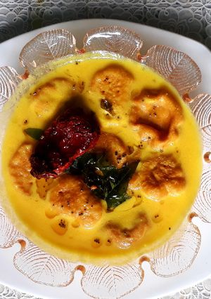 A picture of Besan kadhi.