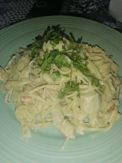 Una foto de Fideos con salsa blanca