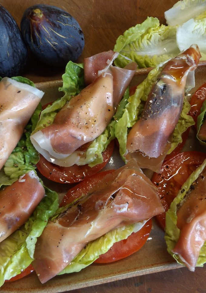 Una foto de Rollitos de jamón