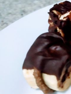 Foto de "Bombom" de banana e pasta de amendoim