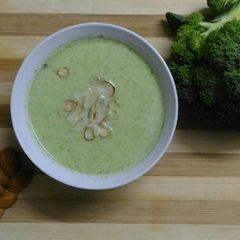A picture of Broccoli Almond Soup.