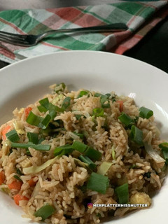 स्प्रिंग अनियन फ्राइड राइस (spring onion fried rice recipe in Hindi) रेसिपी मुख्य फोटो