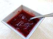 Una foto de mermelada de fresa rápida