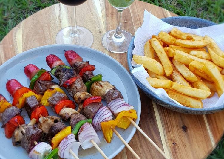 Recipe of Speedy Beef and Vegetables Kebab with Frenchfries