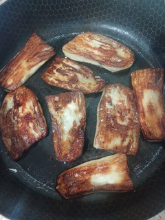 عکسی از دستور سرخ کردن بادمجان با روغن کم