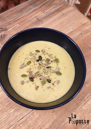 Une photo de Soupe crémeuse aux endives et pommes de terre