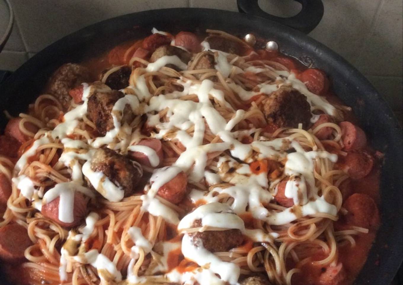 Spaghetti con albóndigas