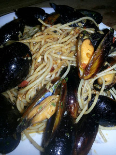 A picture of Garlic Mussels.