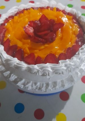 Una foto de Pastel Tres leches de durazno y fresa