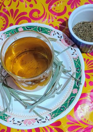 A picture of Lemon grass & mint leaves tea.