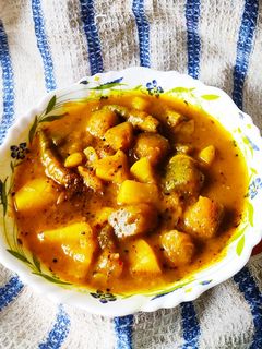 পেঁয়াজ দিয়ে কাঁচা কুমড়োর তরকারি(peyaj diye kacha kumro tarkari recipe in Bengali) রেসিপির প্রধান ছবি