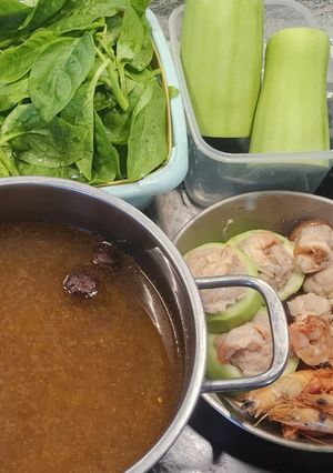 Hình của món Lẩu tôm bầu.