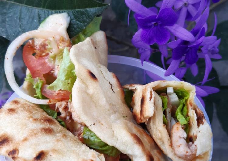 Cara Gampang Menyiapkan Chicken Wrap yang Menggugah Selera