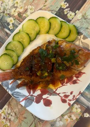 A picture of One-Sun Red Snapper with Sweet and Sour Sauce.