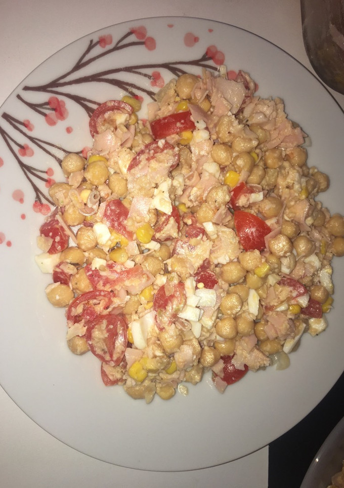 Una foto de Ensalada de garbanzo