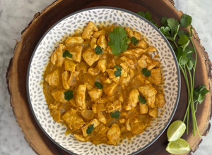 Una foto de Pollo al curry dulce fácil y saludable