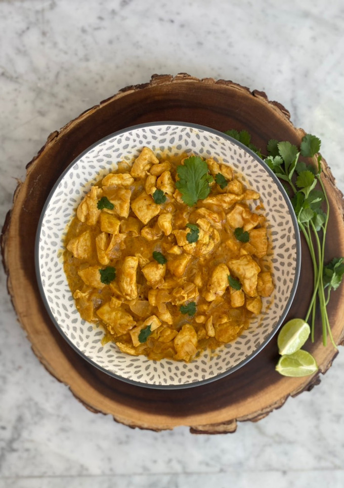 Una foto de Pollo al curry dulce fácil y saludable