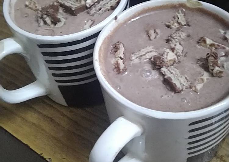 How to Prepare Speedy Chocolate milkshake