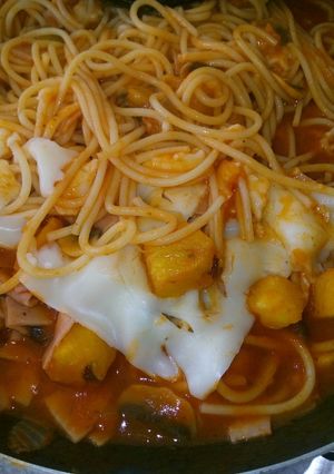 Una foto de Spaghetti hawaiana