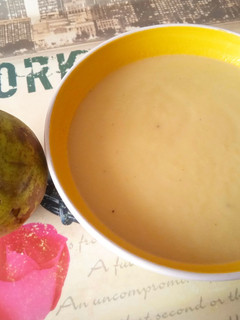 Una foto de Puré de puerros y pera