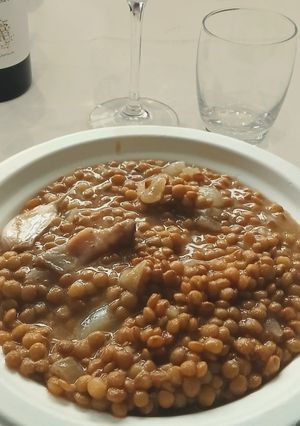 Una foto de Lentejas de Bote con Guanciale en microondas