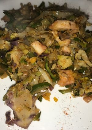 Una foto de Chop suey de pulpo