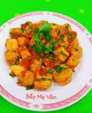 Đậu hủ và cá thác lác chiên xốt cà chua