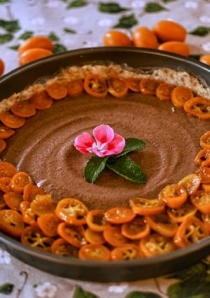Foto di Torta crudista al cioccolato e kumquat