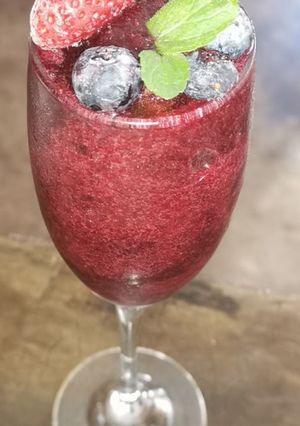 Una foto de Sorbete de Vino con Frutos Rojos