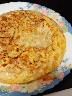 Una foto de Tortilla muy jugosa de bonito en escabeche