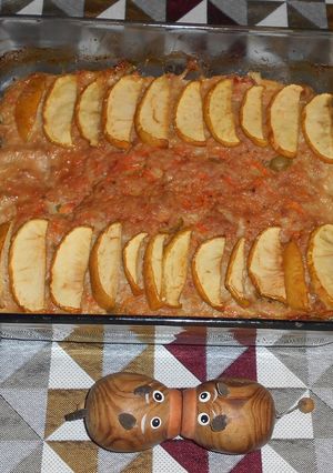 Una foto de Pastel de carne con manzana