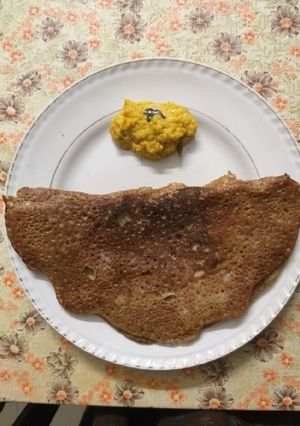 A picture of Ragi and Besan ka Chilla.