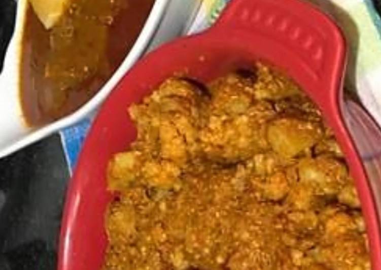 Steps to Make Appetizing Spicy Cauliflower Roast and Fish dipped in the Orange Gravy