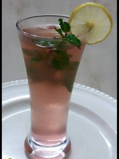 A picture of RoohAfza Mint Lemonade.