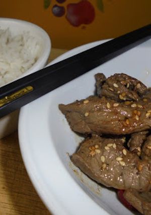 Una foto de Filete de ternera con semillas de sésamo