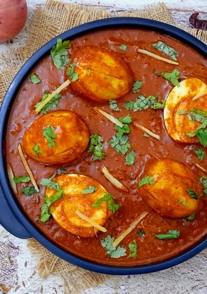 A picture of Hot & Spicy Egg Vindaloo.