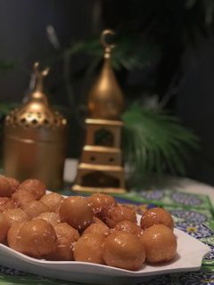 صورة لوصفة لقيمات كذابه سهله ومحشيه 😁