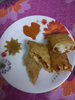 चीज़ वेज स्प्रिंग रोल (cheese veg spring roll recipe in Hindi) रेसिपी मुख्य फोटो