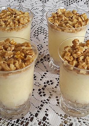 Una foto de Crema de ananá con nueces