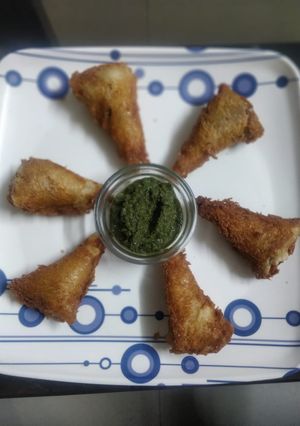 A picture of Green peas potato cone.