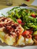Papa rellena con ensalada